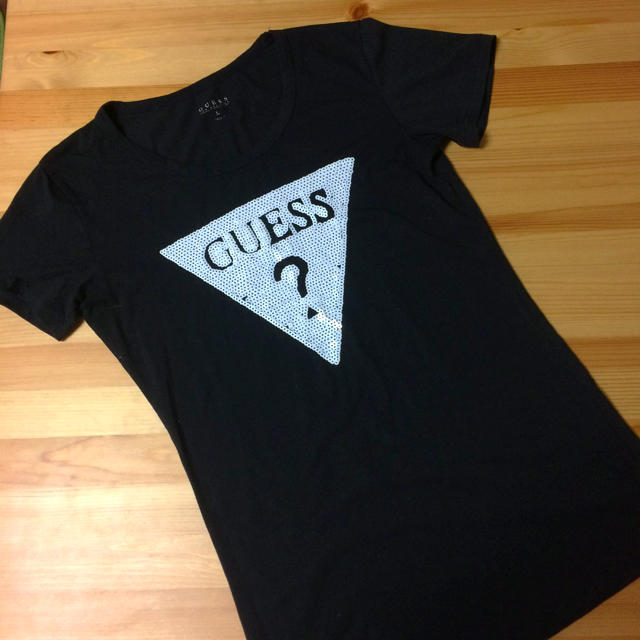 GUESS(ゲス)のGUESS Tシャツ レディース レディースのトップス(Tシャツ(半袖/袖なし))の商品写真