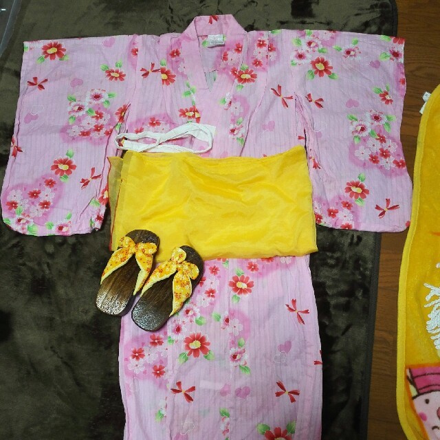 子供用浴衣100㎝ キッズ/ベビー/マタニティのキッズ服女の子用(90cm~)(甚平/浴衣)の商品写真