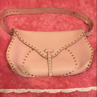 セリーヌ(celine)のお値下♡CELINE（セリーヌ）スタッズデザインレザー ショルダーバッグ(ショルダーバッグ)