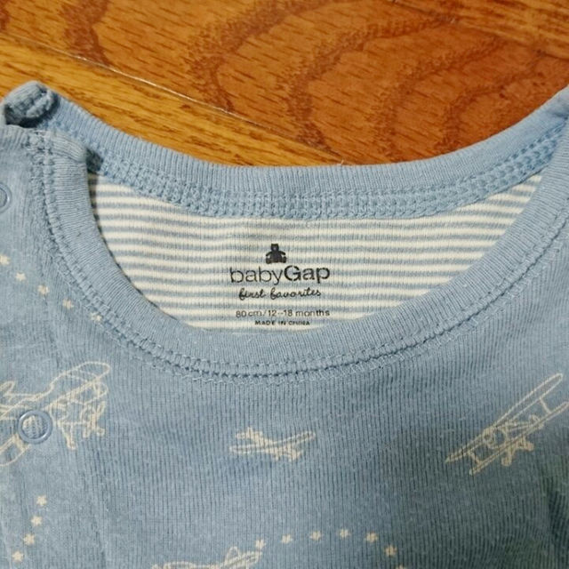 babyGAP(ベビーギャップ)のUSED Gap80cmロンパース キッズ/ベビー/マタニティのベビー服(~85cm)(カバーオール)の商品写真