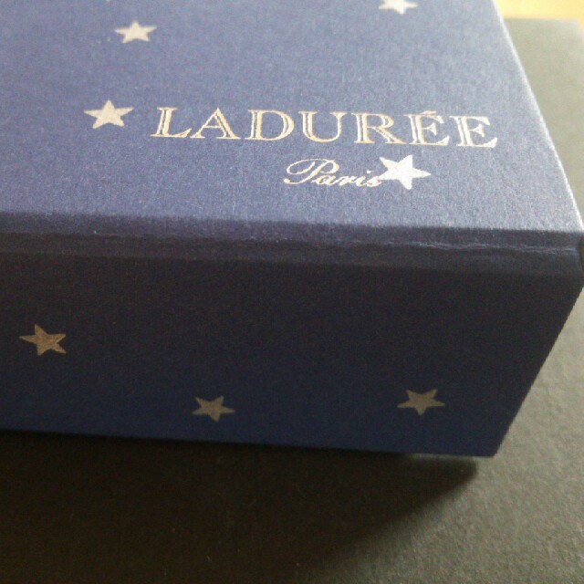 LADUREE(ラデュレ)の♡ラデュレ　”LADUREE”　フェーブ　2007年　チャーム インテリア/住まい/日用品のキッチン/食器(その他)の商品写真