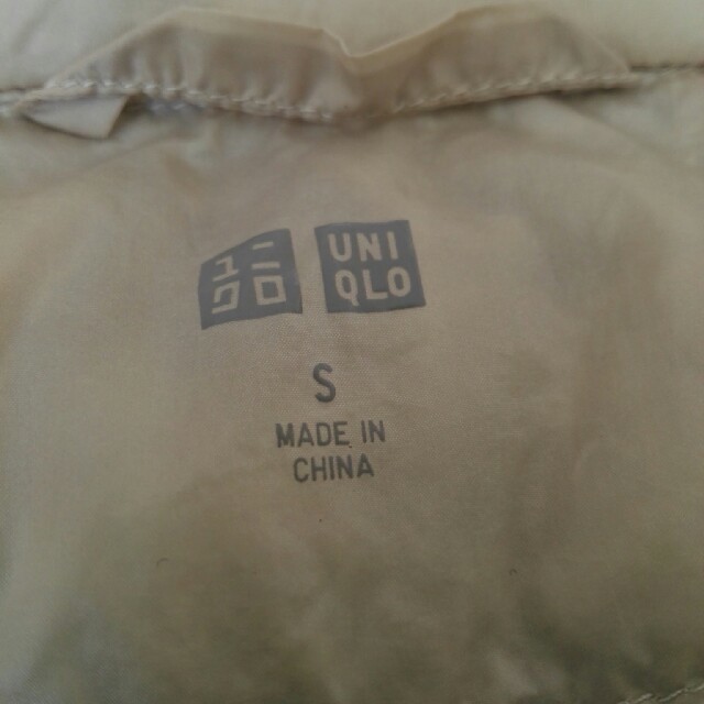 UNIQLO(ユニクロ)のユニクロライトダウンベスト レディースのジャケット/アウター(ダウンベスト)の商品写真