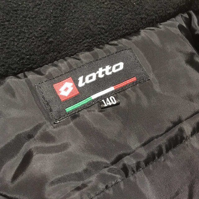 lotto(ロット)の引越しセール！LOTTOロット中綿ジャンバー140黒 キッズ/ベビー/マタニティのキッズ服男の子用(90cm~)(ジャケット/上着)の商品写真