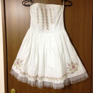 マーキュリーデュオ(MERCURYDUO)の刺繍ベアワンピ(ミニワンピース)