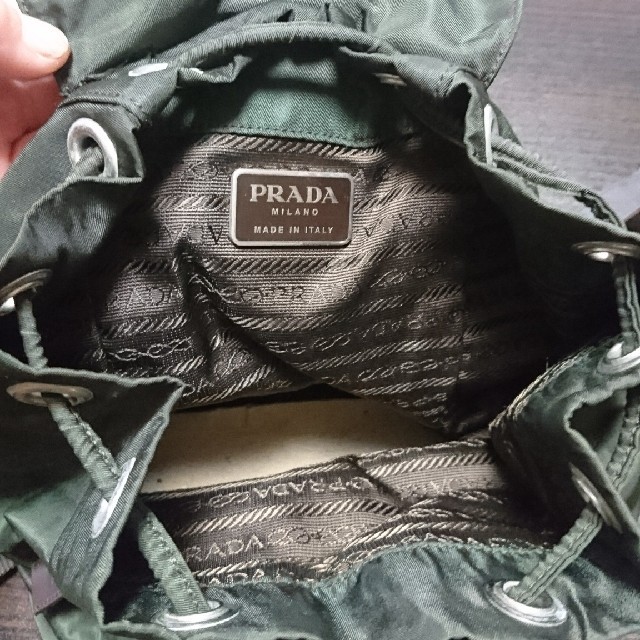 PRADA(プラダ)のUE様専用PRADAモスグリーンのミニリュック レディースのバッグ(リュック/バックパック)の商品写真