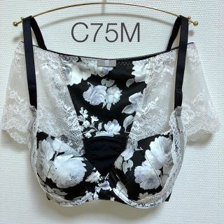 トリンプ(Triumph)の【sea様専用】トリンプ サテンブラ＆ショーツ(ブラ&ショーツセット)