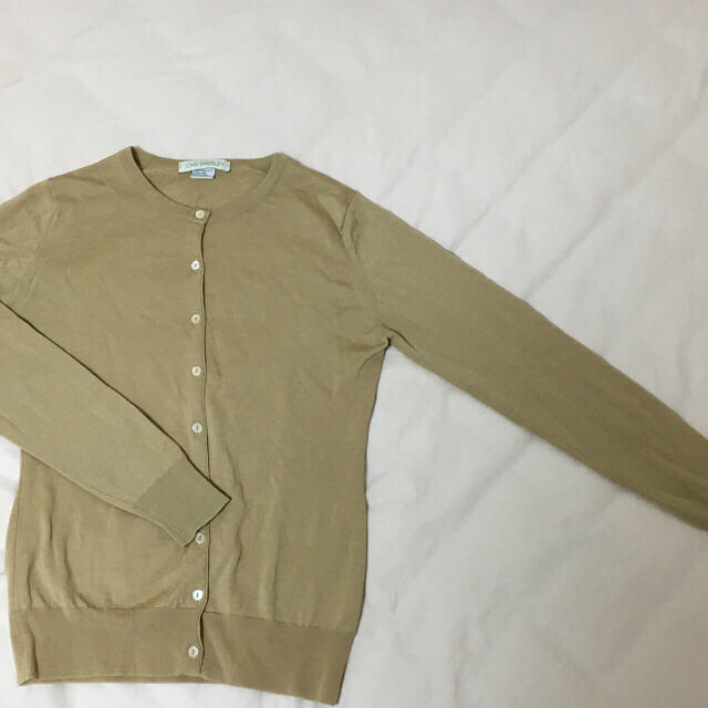 JOHN SMEDLEY(ジョンスメドレー)のJOHN SMEDLEY  ジョンスメドレー カーディガン ベージュ Used レディースのトップス(カーディガン)の商品写真