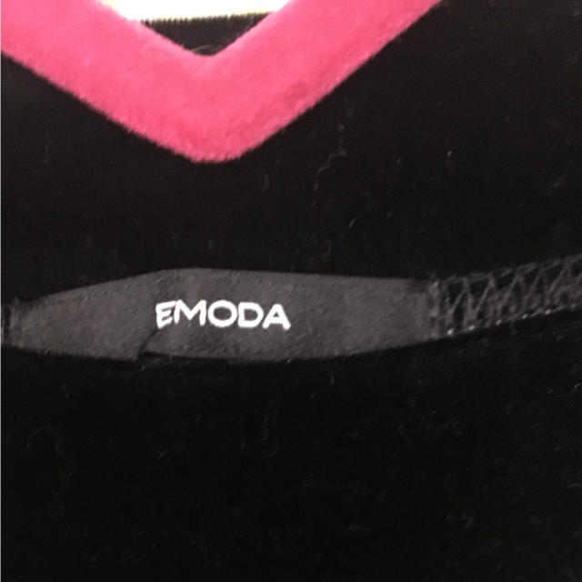 EMODA(エモダ)のEMODA トップス レディースのトップス(トレーナー/スウェット)の商品写真