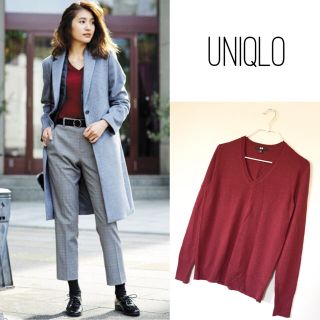 ユニクロ(UNIQLO)のこばん様専用【美品】ユニクロ エクストラファインメリノVネックセーター(ニット/セーター)