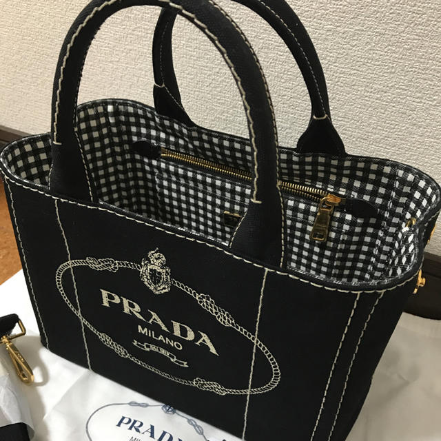 PRADA(プラダ)の昨年作カナパ レディースのバッグ(トートバッグ)の商品写真