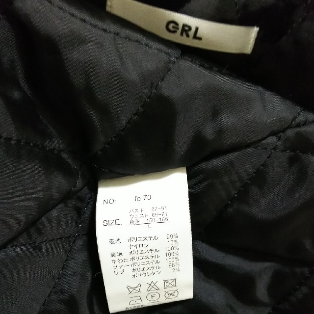 GRL(グレイル)の極美品★今期GRLグレイル★ボア付き中綿ショートモッズコート★ブラック★ レディースのジャケット/アウター(モッズコート)の商品写真