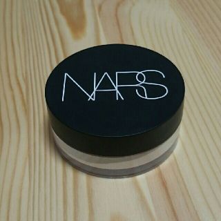 ナーズ(NARS)のNARS ライトリフレクティングセッティングパウダー ルース(フェイスパウダー)