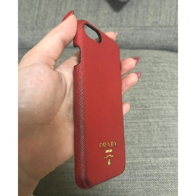 PRADA(プラダ)のPRADA  iPhone7 ケース 赤 サフィアーノ スマホ/家電/カメラのスマホアクセサリー(iPhoneケース)の商品写真