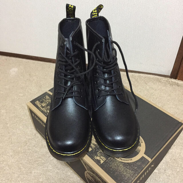 Dr.Martens(ドクターマーチン)のDr.Martens 8ホール レディースの靴/シューズ(ブーツ)の商品写真