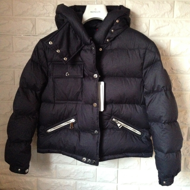 MONCLER(モンクレール)のMoncler☆ARETUSA☆サイズ0 ☆きれいめカジュアル☆ レディースのジャケット/アウター(ダウンジャケット)の商品写真