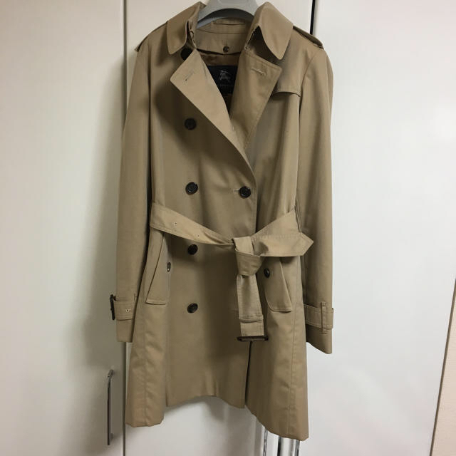 BURBERRY(バーバリー)の週末SALE！美品バーバリートレンチコート meg様 レディースのジャケット/アウター(トレンチコート)の商品写真