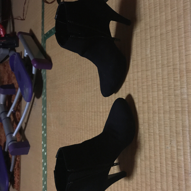 salire(サリア)のサリアパンプス、黒、ベージュ レディースの靴/シューズ(ハイヒール/パンプス)の商品写真