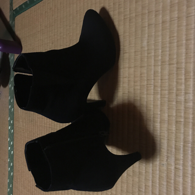 salire(サリア)のサリアパンプス、黒、ベージュ レディースの靴/シューズ(ハイヒール/パンプス)の商品写真