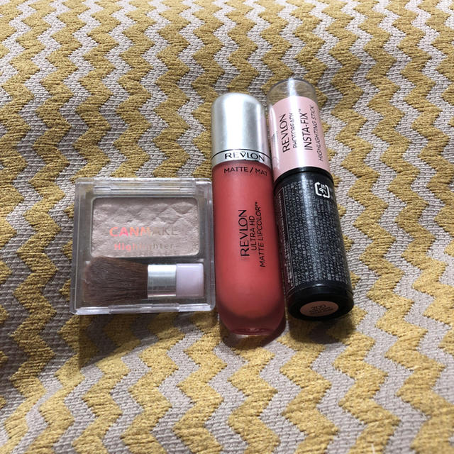 REVLON(レブロン)の化粧品まとめ売り コスメ/美容のキット/セット(コフレ/メイクアップセット)の商品写真