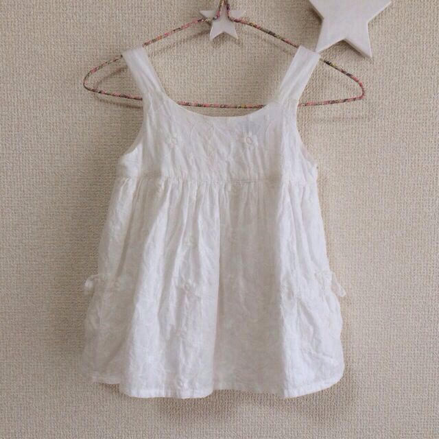 babyGAP(ベビーギャップ)のbabygap白花柄刺繍ワンピチュニック キッズ/ベビー/マタニティのキッズ服女の子用(90cm~)(その他)の商品写真