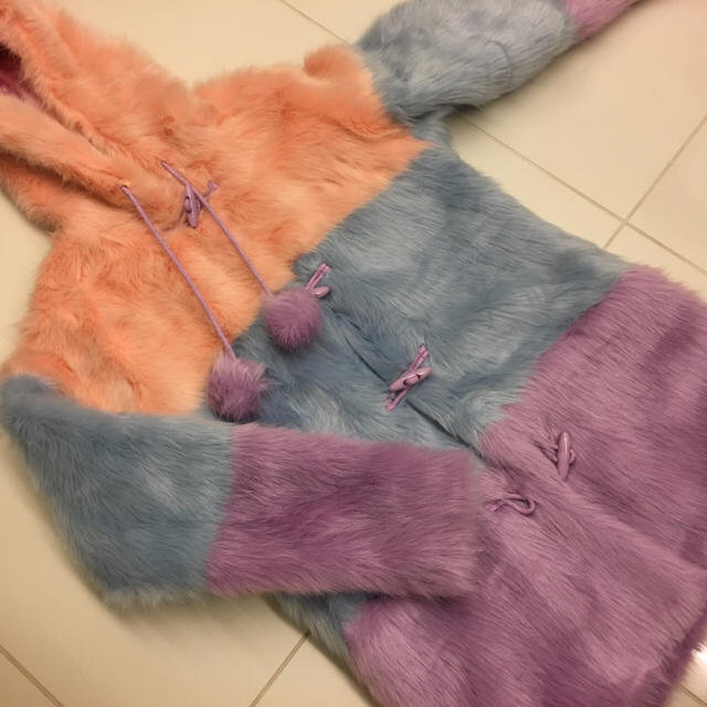 セール！【Lazy Oaf】パステルエコファーコート