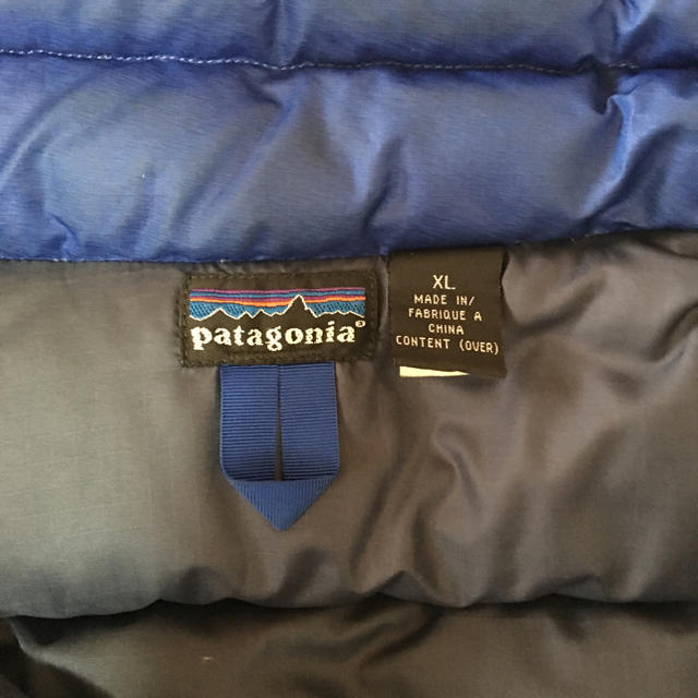 patagonia(パタゴニア)のパタゴニア ダウンベスト ブルー XL メンズのジャケット/アウター(ダウンベスト)の商品写真