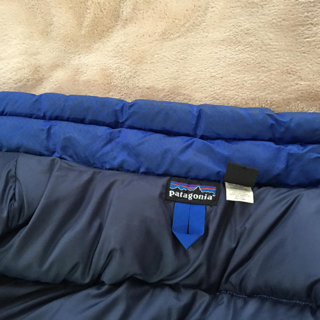 patagonia(パタゴニア)のパタゴニア ダウンベスト ブルー XL メンズのジャケット/アウター(ダウンベスト)の商品写真