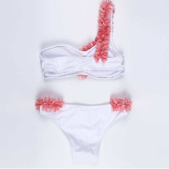 SALE❁﻿《白 Ｓサイズ》ワンショルダー ビキニ◡̈♥︎ブラジリアン 花 レディースの水着/浴衣(水着)の商品写真