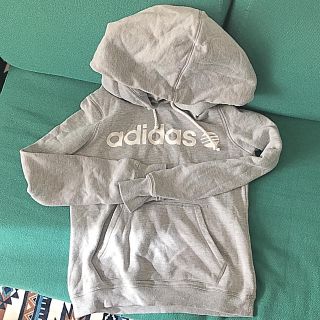 アディダス(adidas)のadidas パーカー(パーカー)