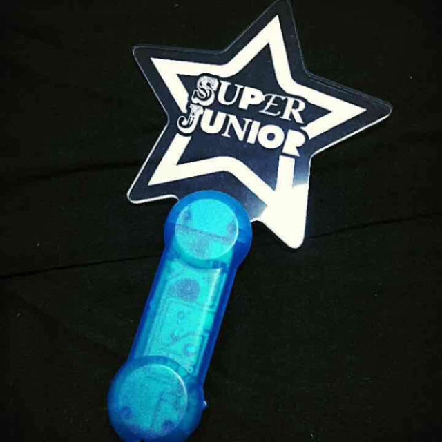 SUPER JUNIOR(スーパージュニア)のSUPER JUNIOR ペンライト エンタメ/ホビーのタレントグッズ(アイドルグッズ)の商品写真