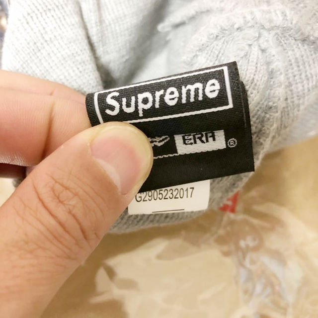 Supreme(シュプリーム)の最終値下げ！supreme box logo beanie new era  メンズの帽子(その他)の商品写真