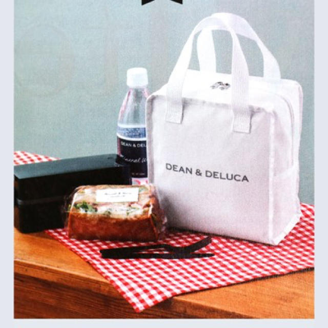 DEAN & DELUCA(ディーンアンドデルーカ)の新品未使用☆ディーン&デルーカ 保冷バッグ 3個セット ホワイト GLOW 付録 インテリア/住まい/日用品のキッチン/食器(弁当用品)の商品写真