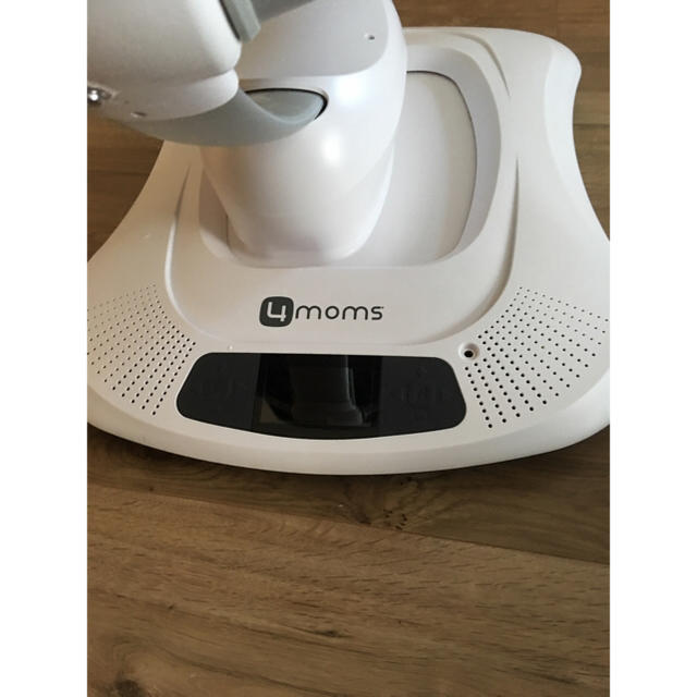 4moms(フォーマムズ)の土日限定価格✴︎美品☆4moms バウンサー 電動 mamaRoo3.0  キッズ/ベビー/マタニティのキッズ/ベビー/マタニティ その他(その他)の商品写真