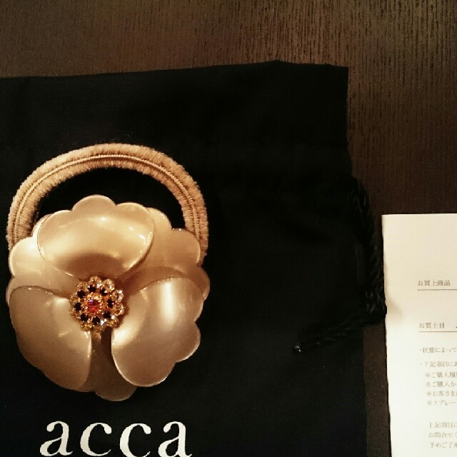 acca(アッカ)の【acca】カメリアゴム

 レディースのヘアアクセサリー(ヘアゴム/シュシュ)の商品写真