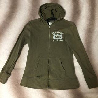 エドウィン(EDWIN)の【正規品USED】EDWIN NEW VINTAGEWEAR パーカー　カーキ(パーカー)