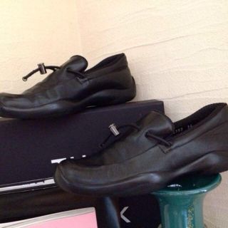 プラダ(PRADA)のVintage P様ドライビング👞まで(ローファー/革靴)