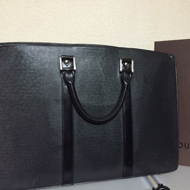 LOUIS VUITTON - 更に値下げ!ヴィトン ❤️ 正規品 タイガ ビジネス