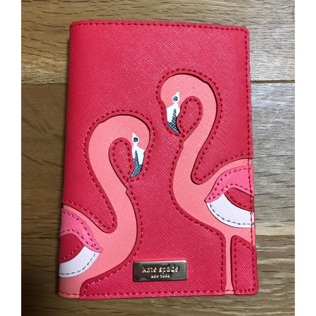 kate spade new york(ケイトスペードニューヨーク)の美品°✳︎. ケイトスペード♠︎パスポートケース インテリア/住まい/日用品の日用品/生活雑貨/旅行(旅行用品)の商品写真