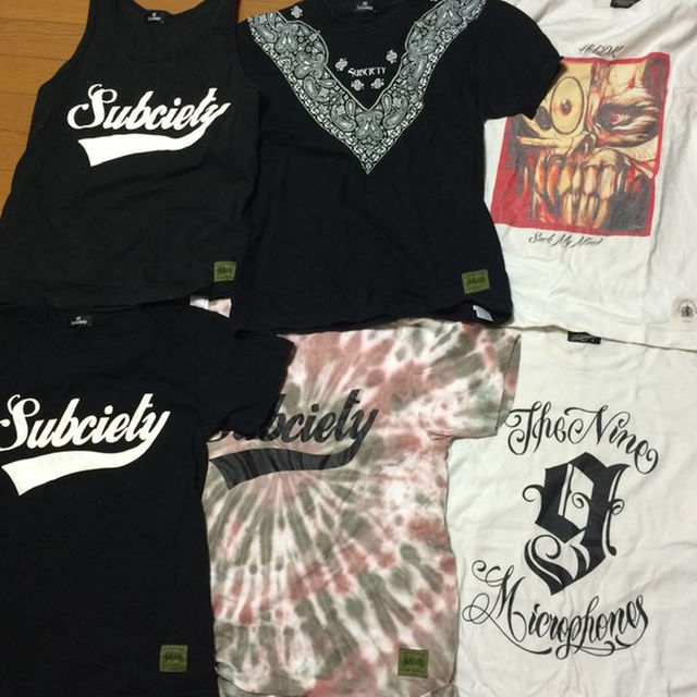 subciety HiLDK nine microphones Tシャツ