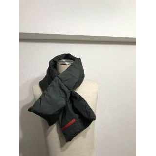 プラダ(PRADA)の●5万PRADAプラダスポーツリアルダウン羽毛ナイロンマフラー赤タグ●美品訳有(マフラー)