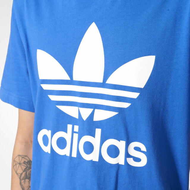 adidas(アディダス)の新品 adidas originals ロゴ Tシャツ Ｌ メンズ 青 ブルー メンズのトップス(Tシャツ/カットソー(半袖/袖なし))の商品写真