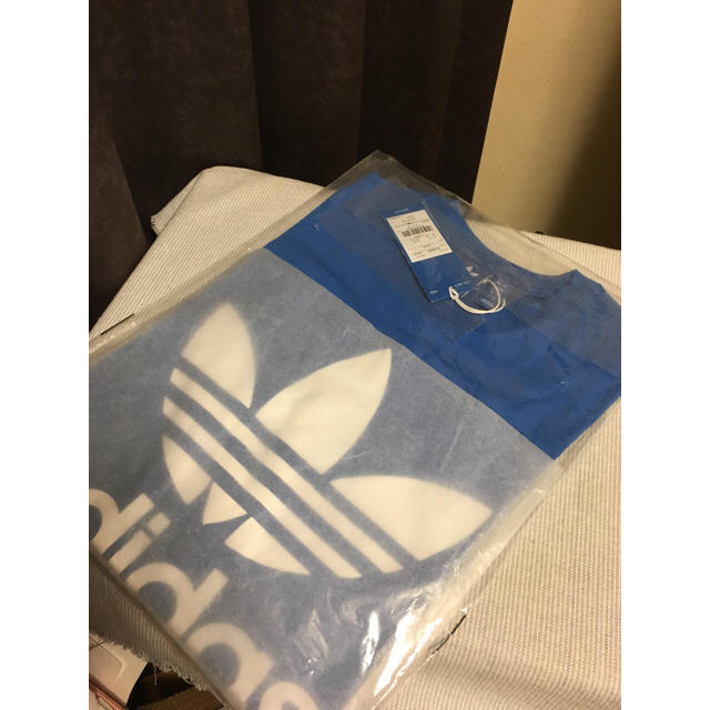 adidas(アディダス)の新品 adidas originals ロゴ Tシャツ Ｌ メンズ 青 ブルー メンズのトップス(Tシャツ/カットソー(半袖/袖なし))の商品写真