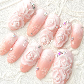 ヌードカラー白グラデーション.3D薔薇ウエディングネイル コスメ/美容のネイル(つけ爪/ネイルチップ)の商品写真