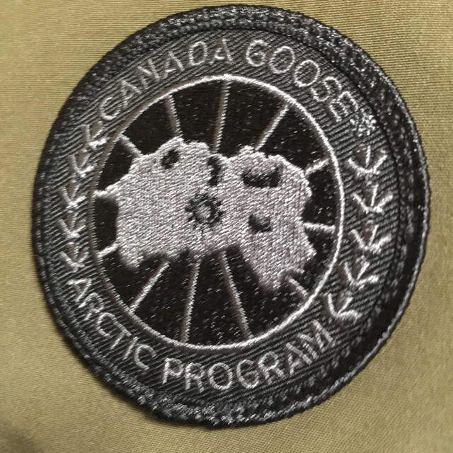 CANADA GOOSE(カナダグース)のカナダグース フリースタイルベスト ブラックワッペン メンズのジャケット/アウター(ダウンベスト)の商品写真