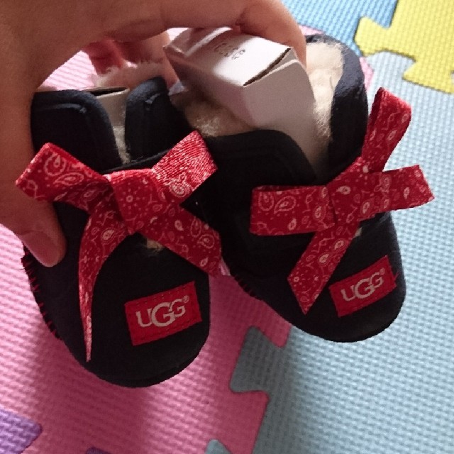 UGG(アグ)のUGG☆新品未使用  ベビーブーツ キッズ/ベビー/マタニティのベビー靴/シューズ(~14cm)(ブーツ)の商品写真