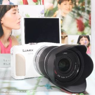 パナソニック(Panasonic)の❤️Wi-Fi＆自撮り自由自在❤️LUMIX GF6 ホワイト❤️(ミラーレス一眼)