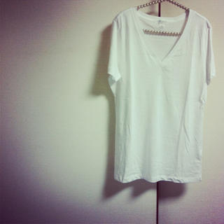 フォーエバートゥエンティーワン(FOREVER 21)の白Tシャツ FOREVER21(Tシャツ(半袖/袖なし))