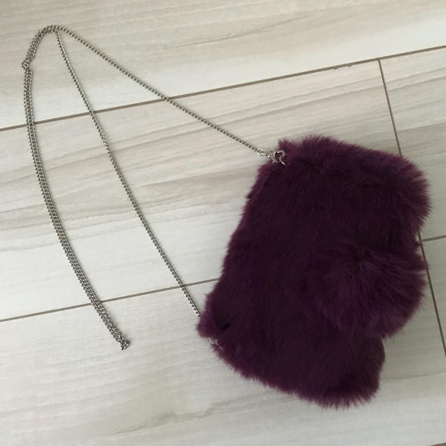 Ameri VINTAGE(アメリヴィンテージ)のAmeri/FUR SMART PHONE POUCH スマホ/家電/カメラのスマホアクセサリー(iPhoneケース)の商品写真