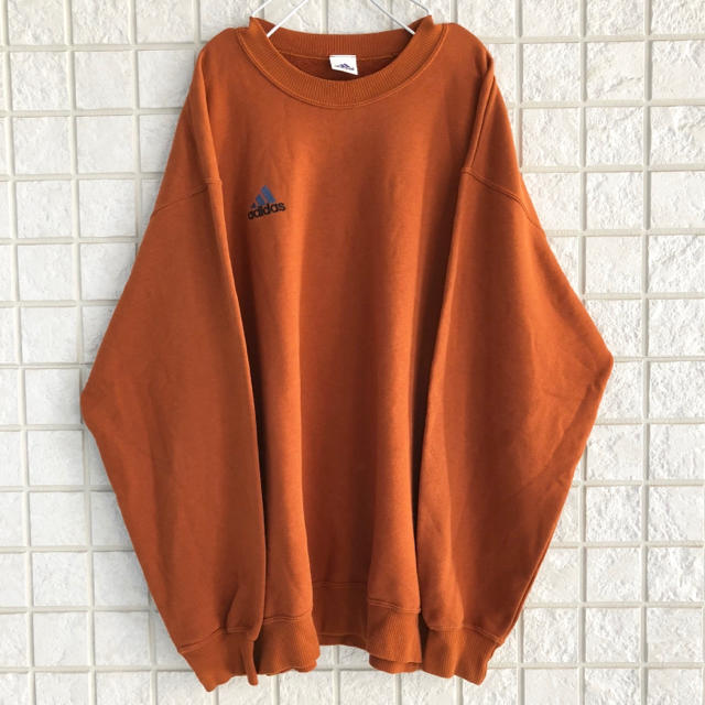 adidas(アディダス)のused adidas ロゴ刺繍 プルオーバー  オレンジ L メンズのトップス(スウェット)の商品写真