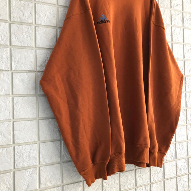 adidas(アディダス)のused adidas ロゴ刺繍 プルオーバー  オレンジ L メンズのトップス(スウェット)の商品写真